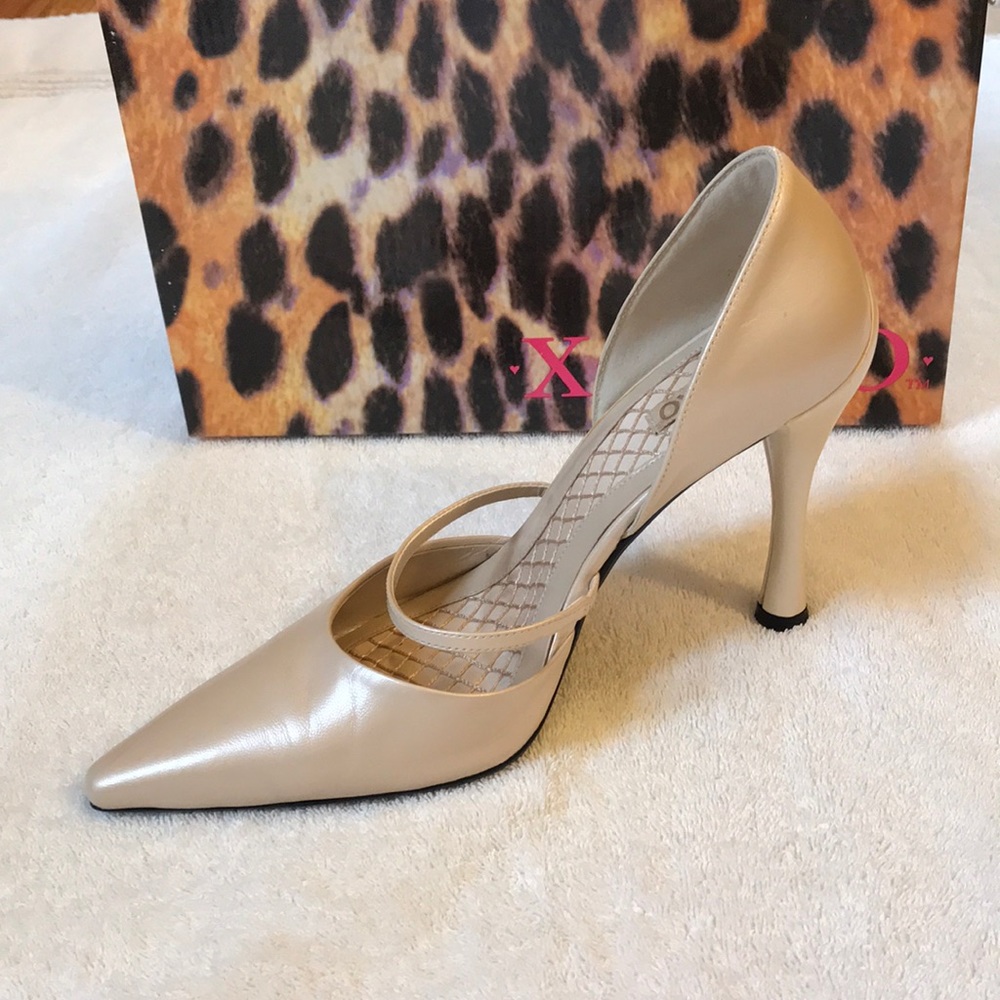 XOXO High Heel Shoes - size 7
